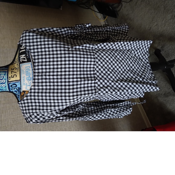 Loft Tops - LOFT - BLACK & WHITE CHECKED LONG SLEEVE SHIRT - SLEEVES HAVE TIES - SIZE SP